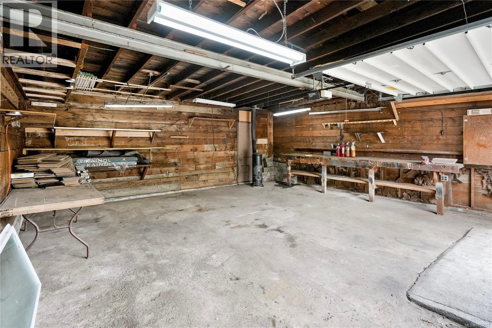 552 Davida Ave
