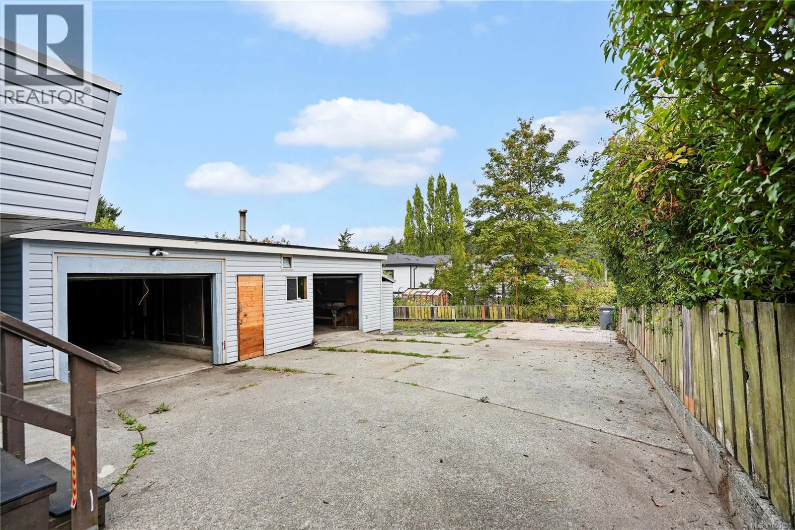 552 Davida Ave