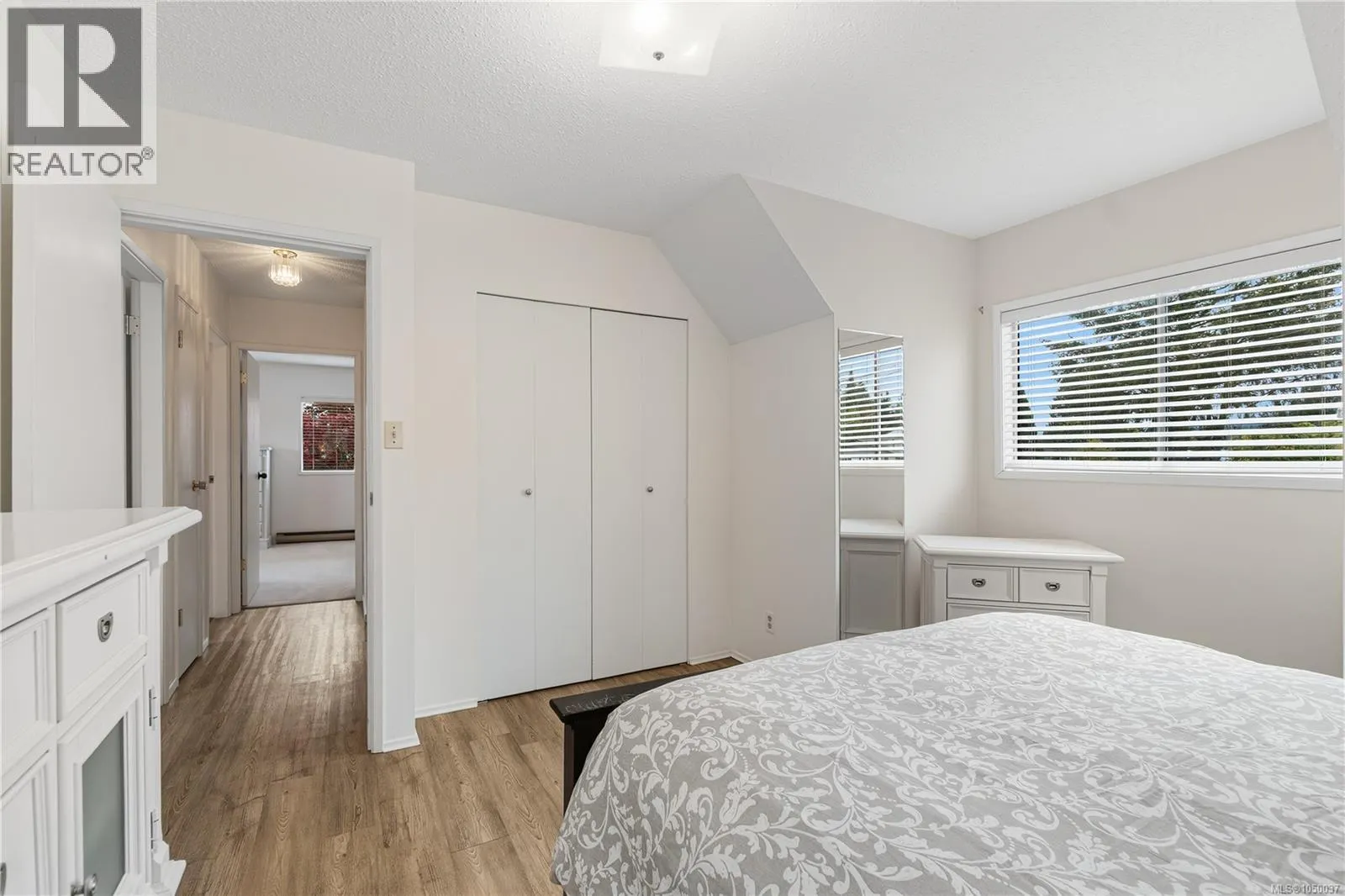 1 Sylvan Cres