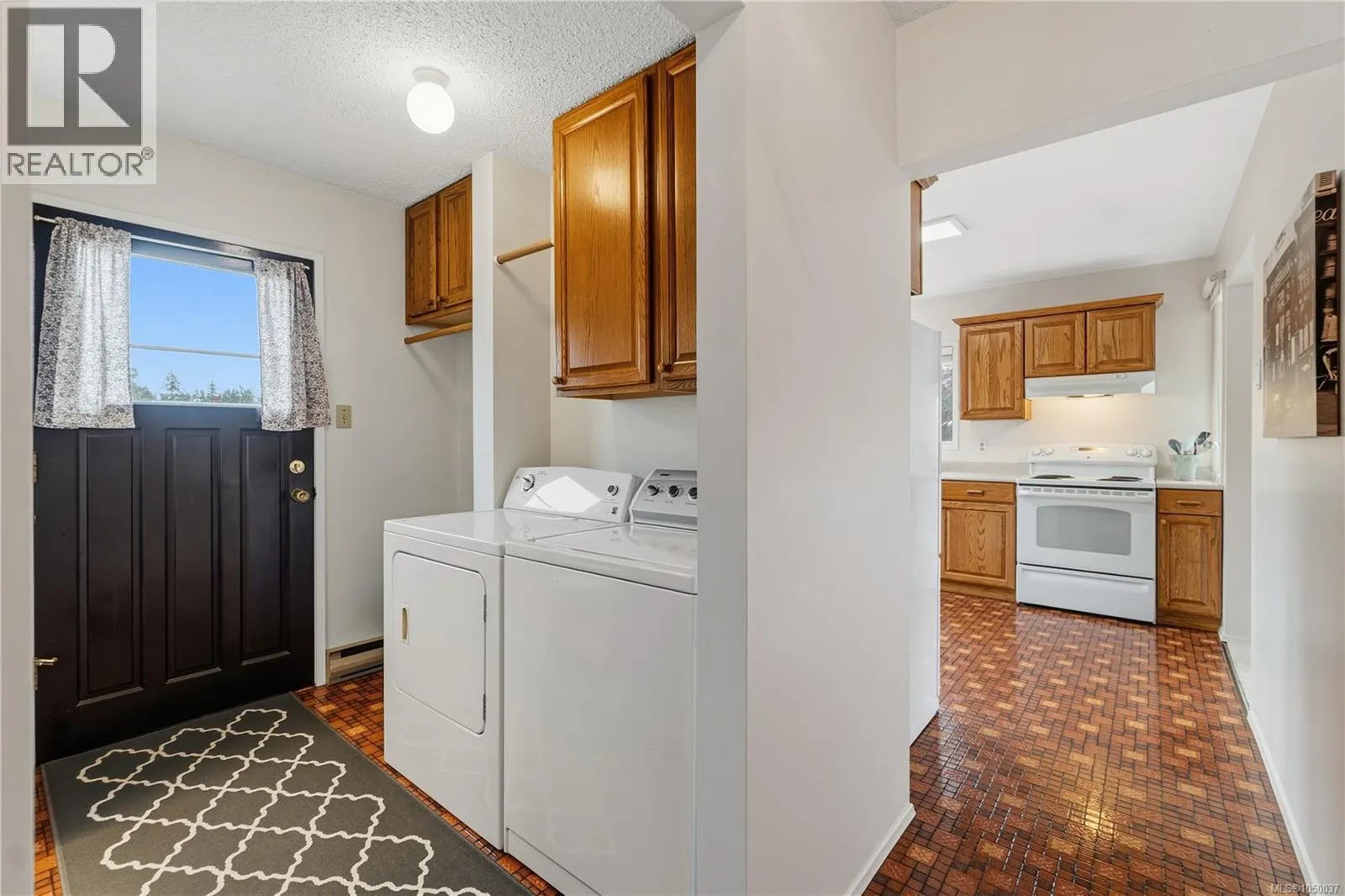 1 Sylvan Cres