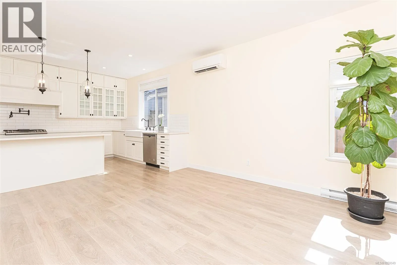 7968 Polo Park Cres