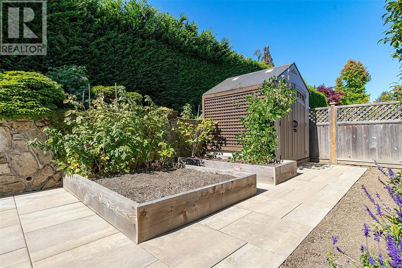 7968 Polo Park Cres