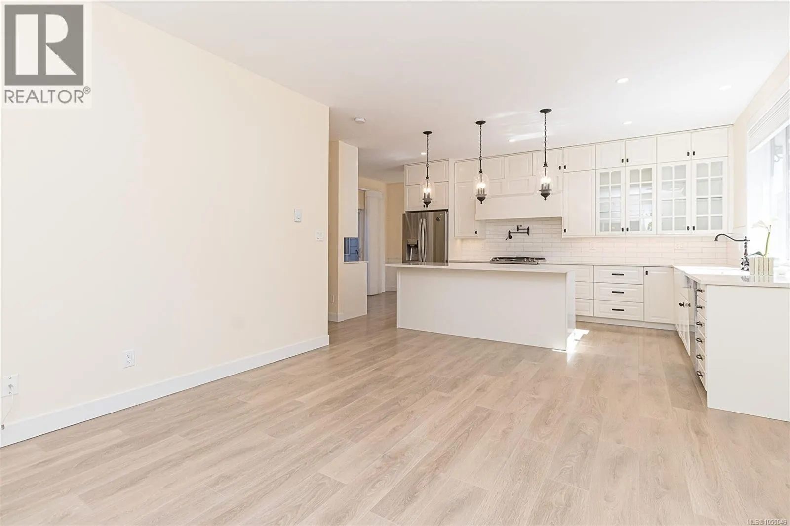 7968 Polo Park Cres