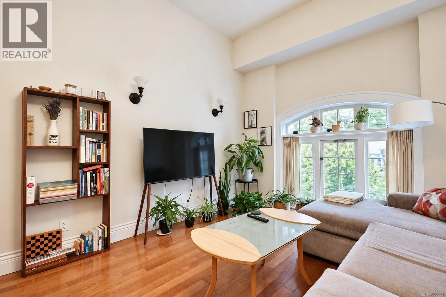 209 1602 Quadra St