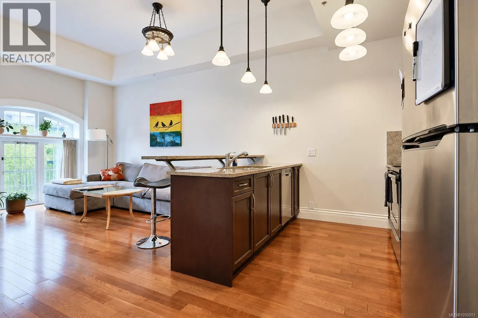 209 1602 Quadra St