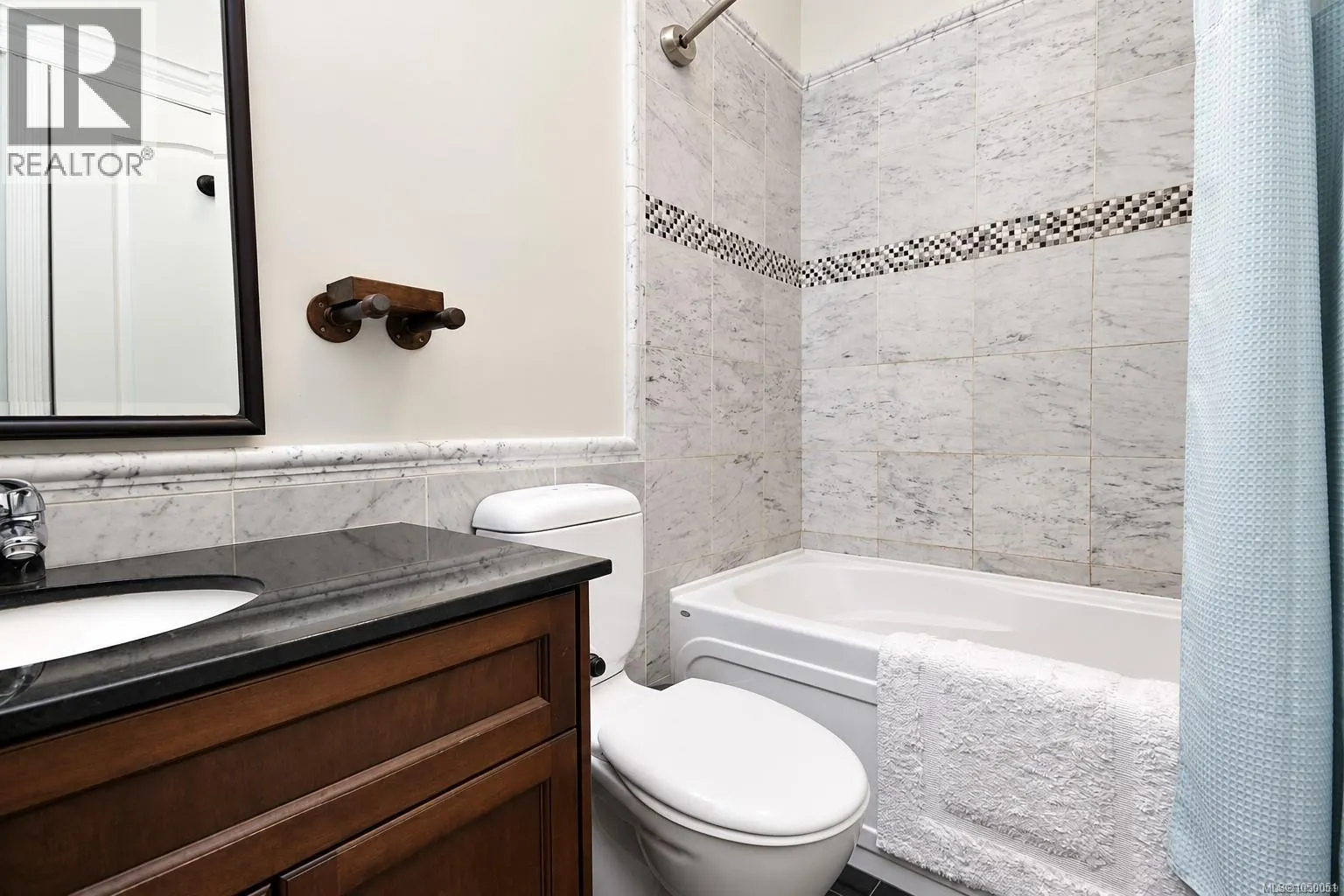 209 1602 Quadra St