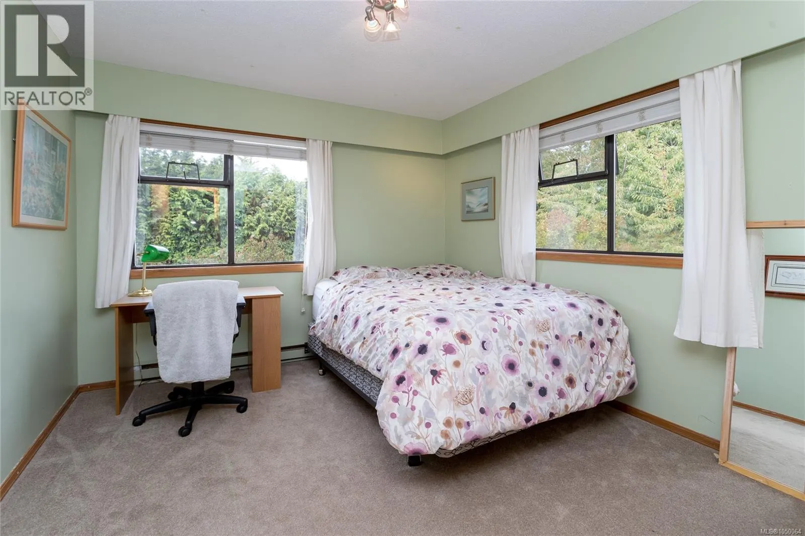 B 3876 Finnerty Rd