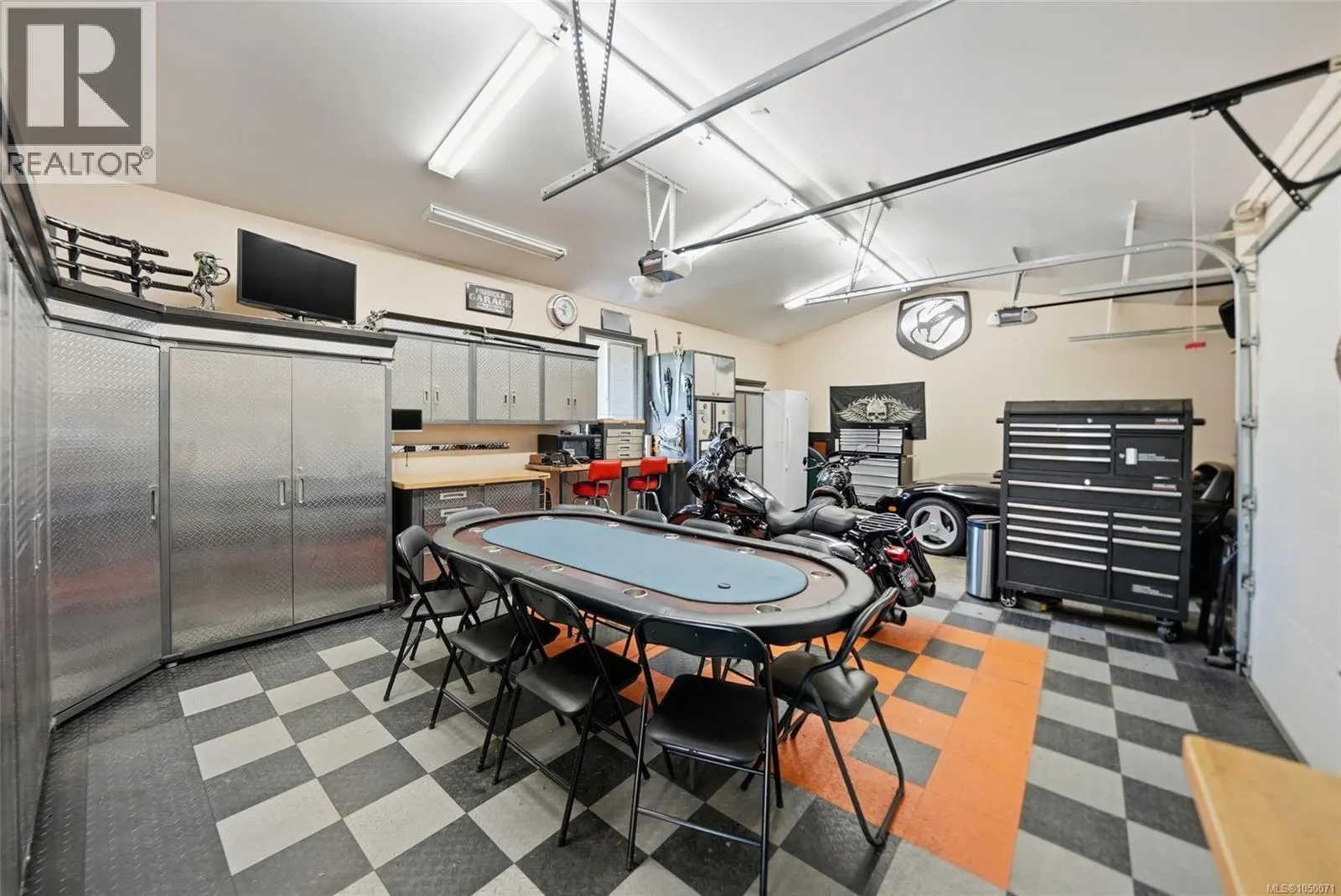 990 View Rd