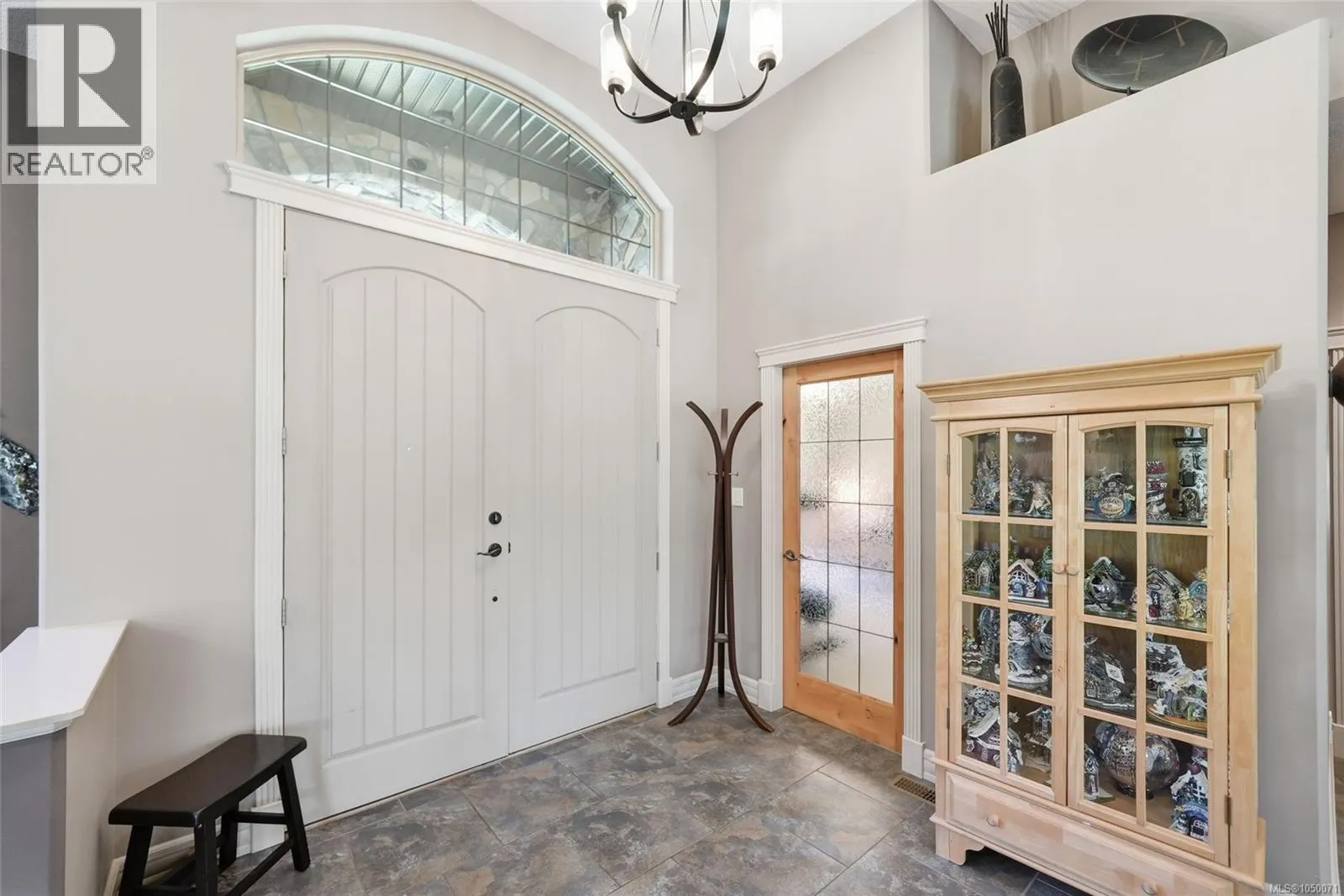990 View Rd