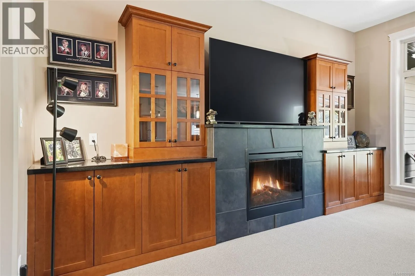 990 View Rd