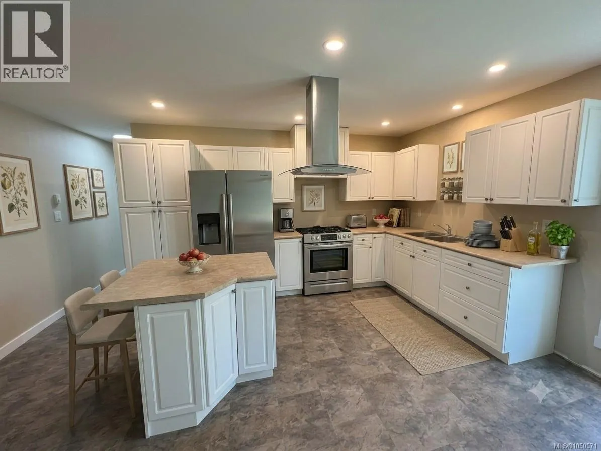 990 View Rd