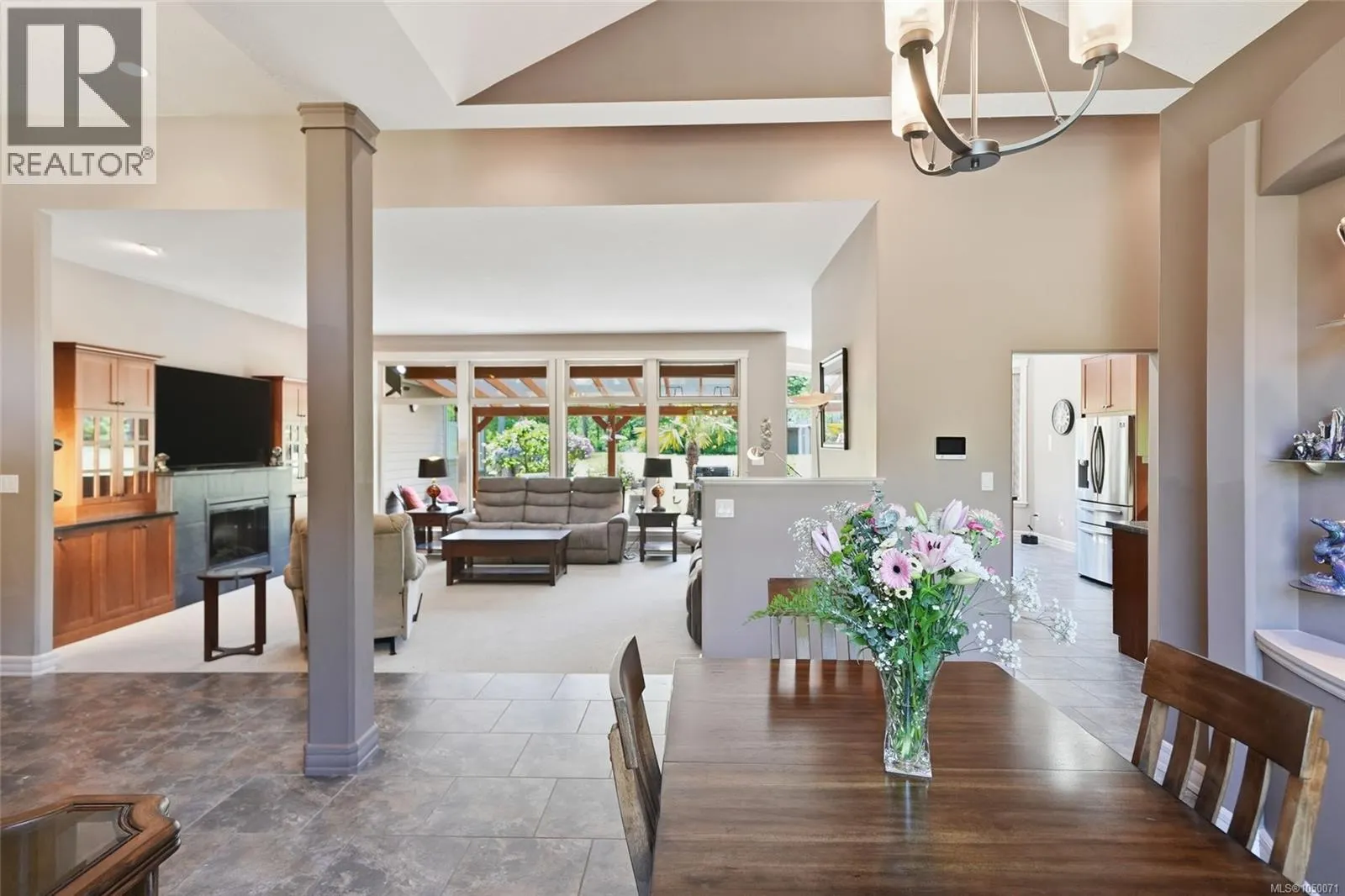 990 View Rd