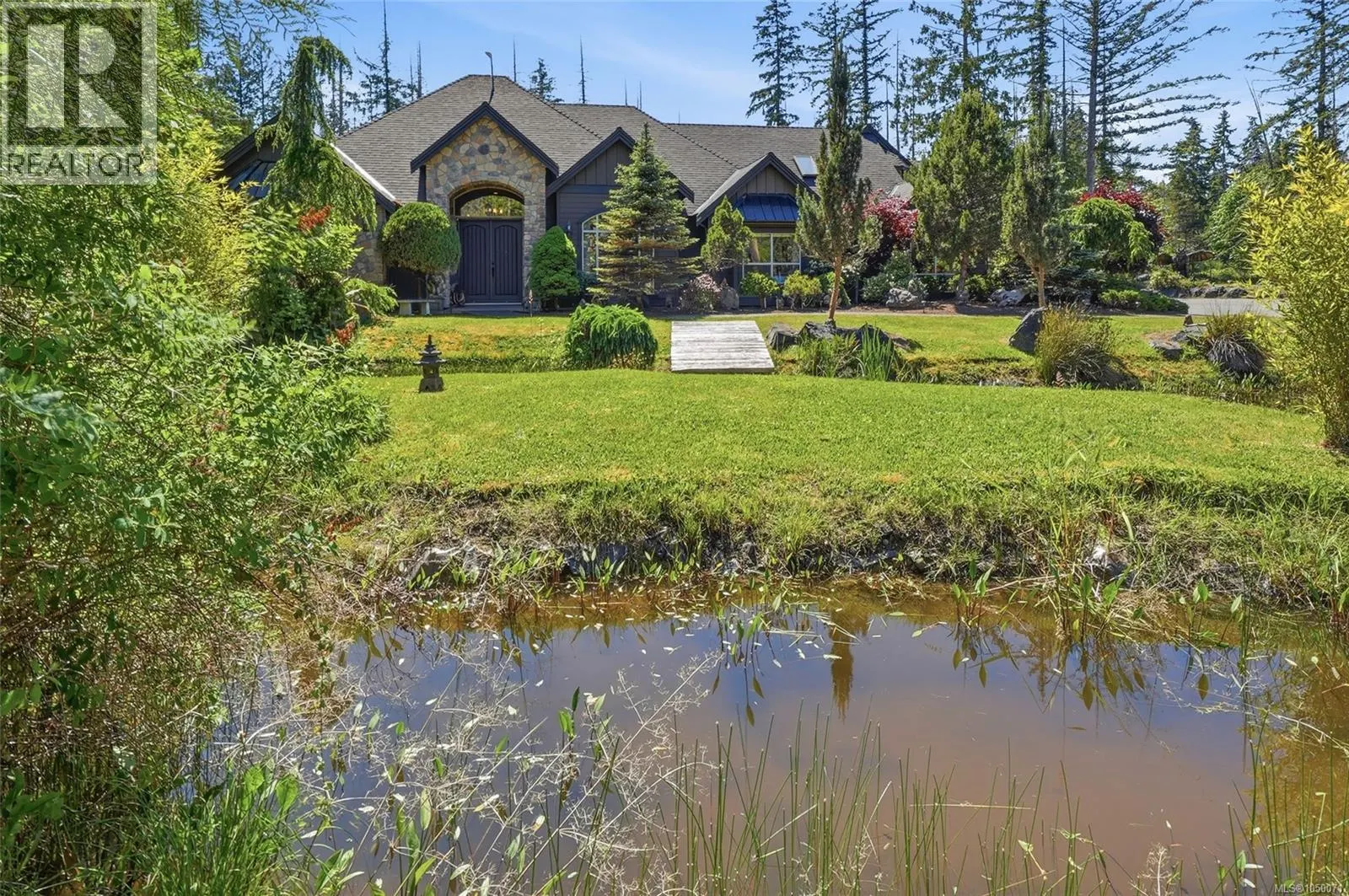 990 View Rd