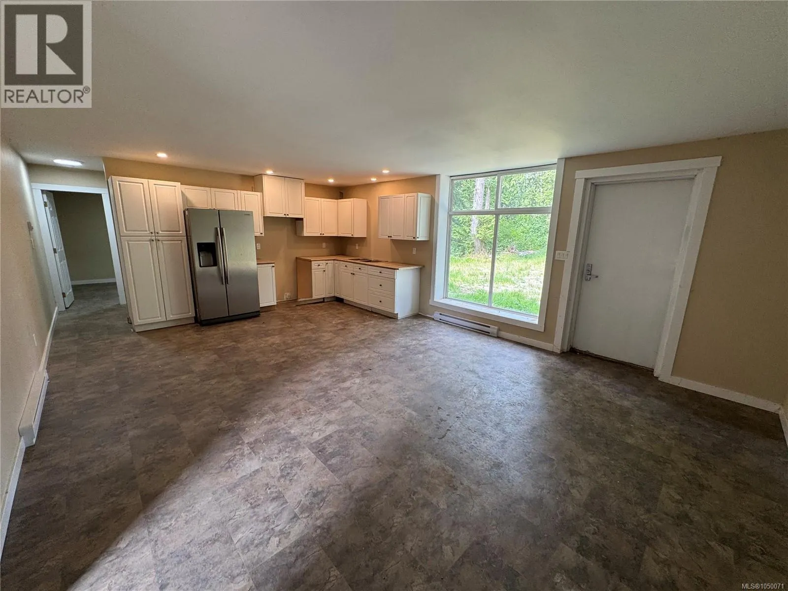 990 View Rd