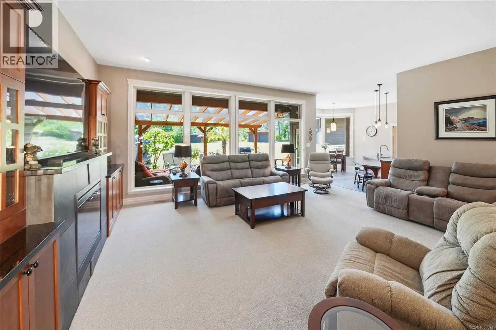 990 View Rd