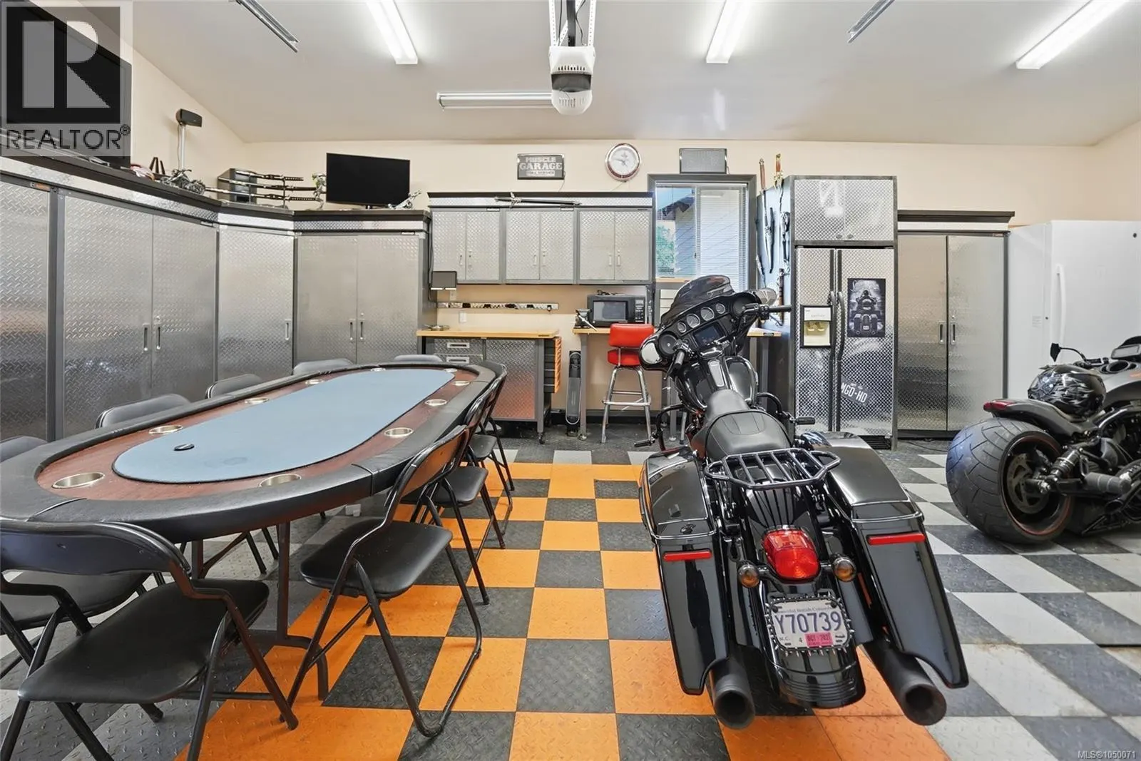 990 View Rd