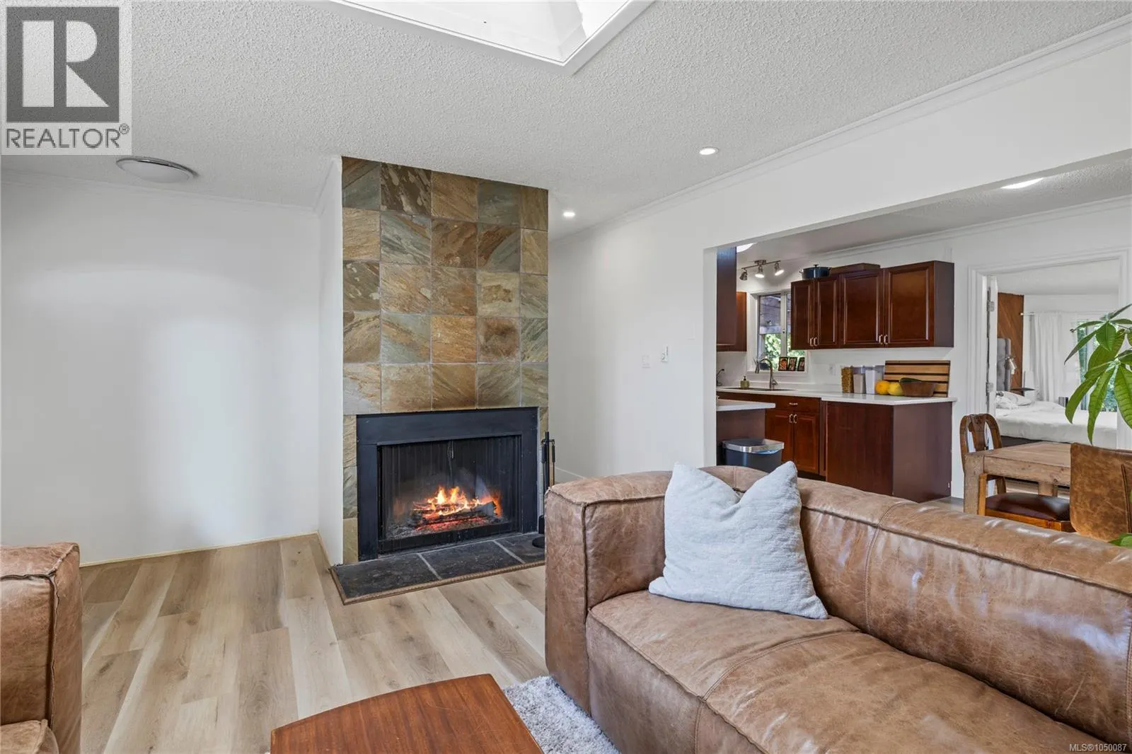 608 Brookeside Pl
