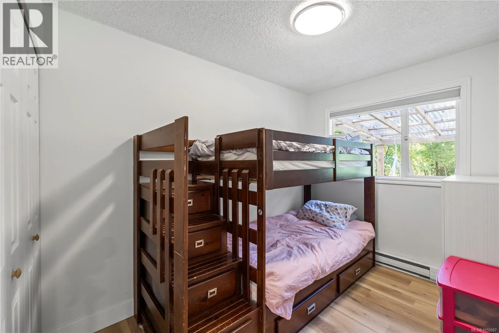 608 Brookeside Pl