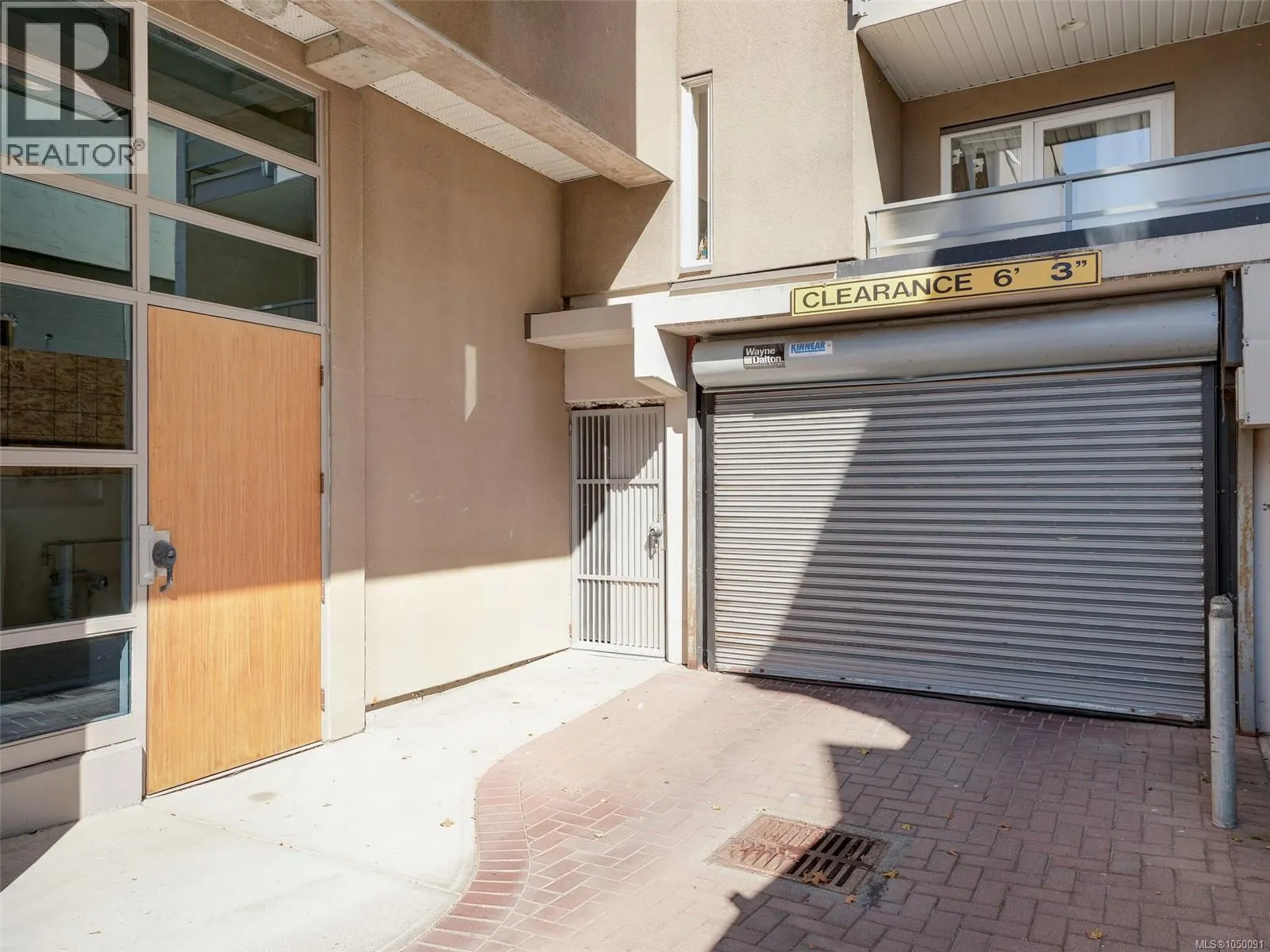 203 1022 Fort St