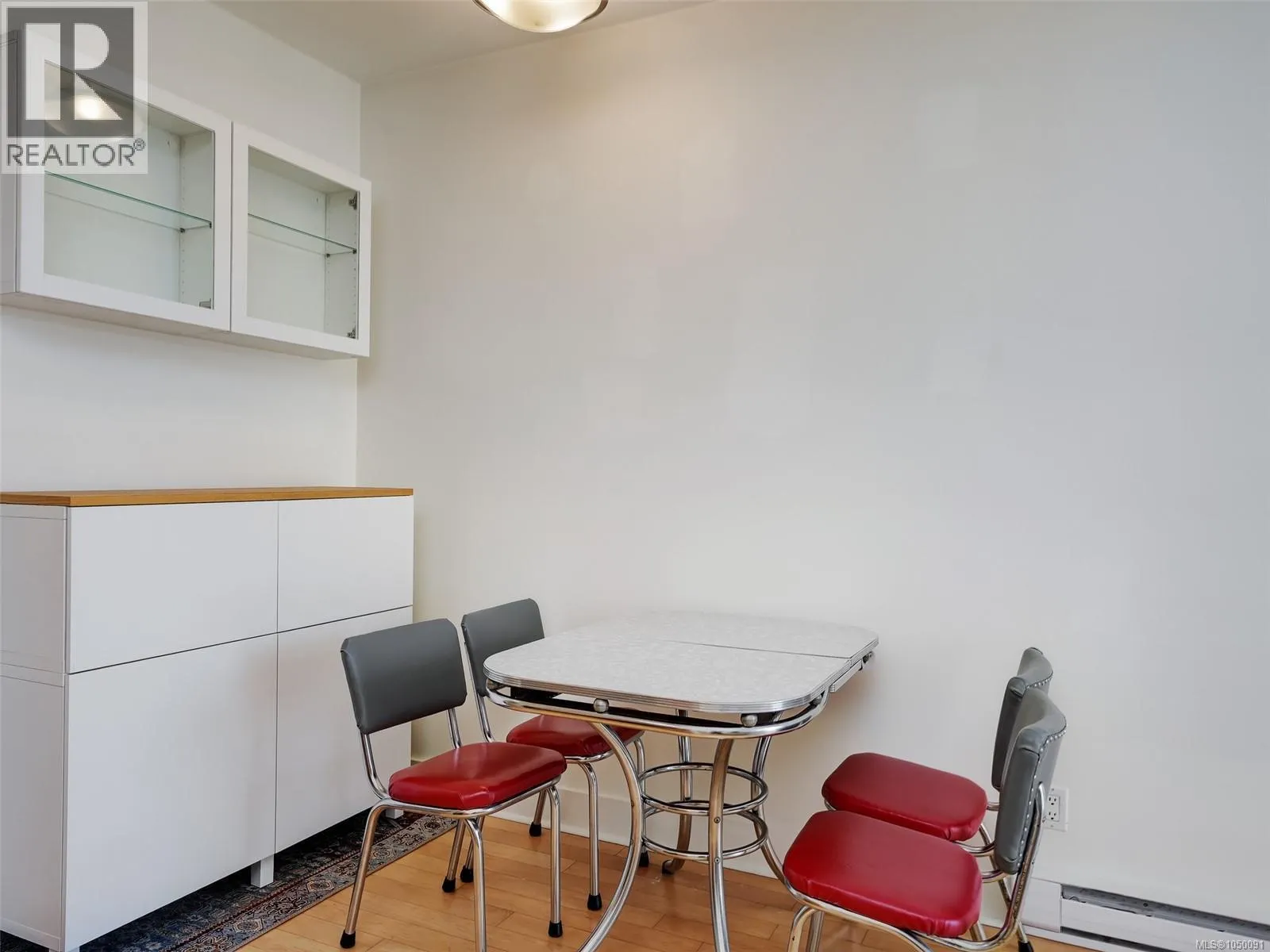 203 1022 Fort St