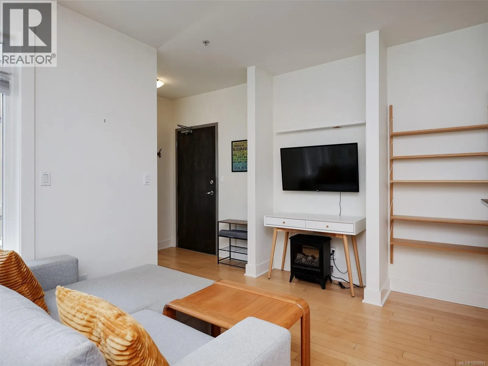203 1022 Fort St