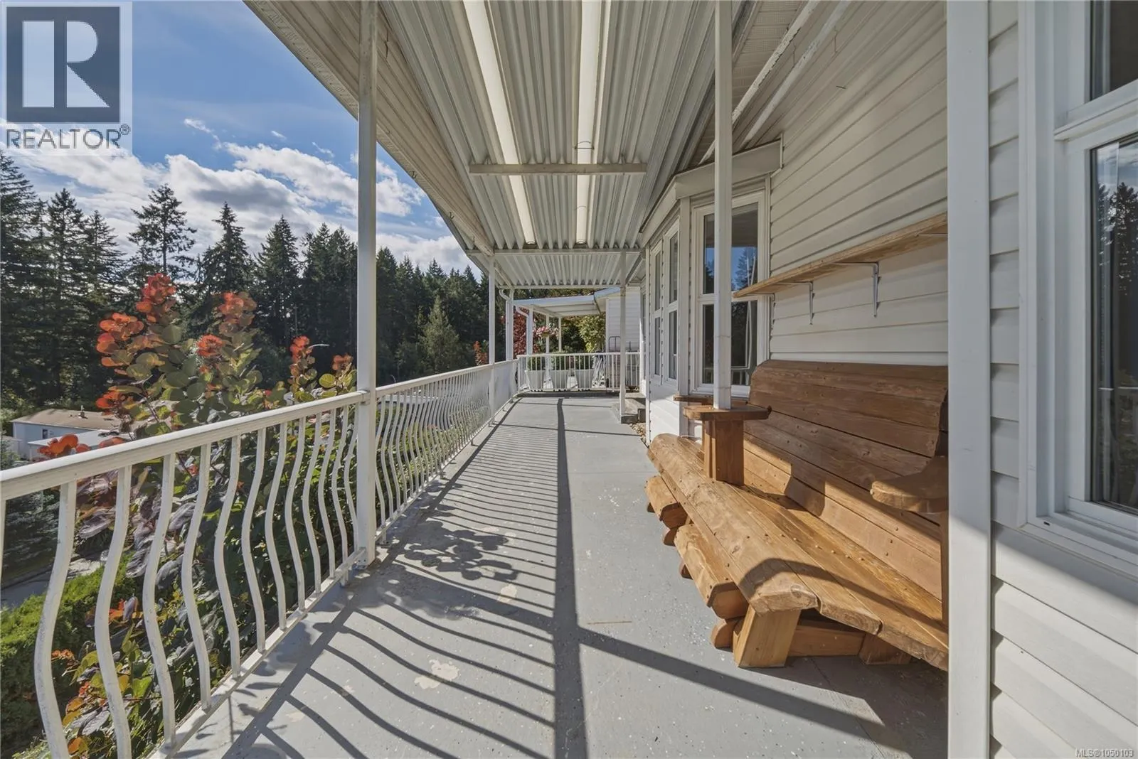 1018 Collier Cres