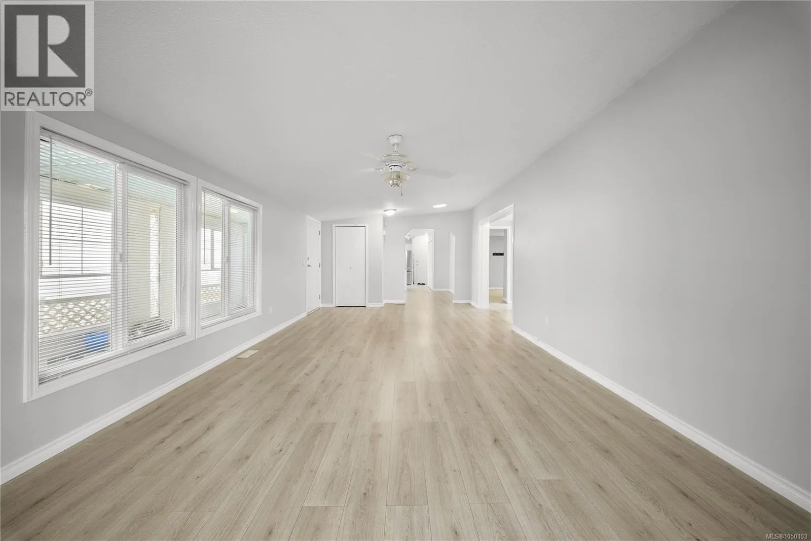 1018 Collier Cres