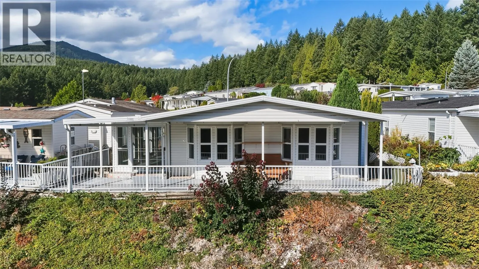 1018 Collier Cres