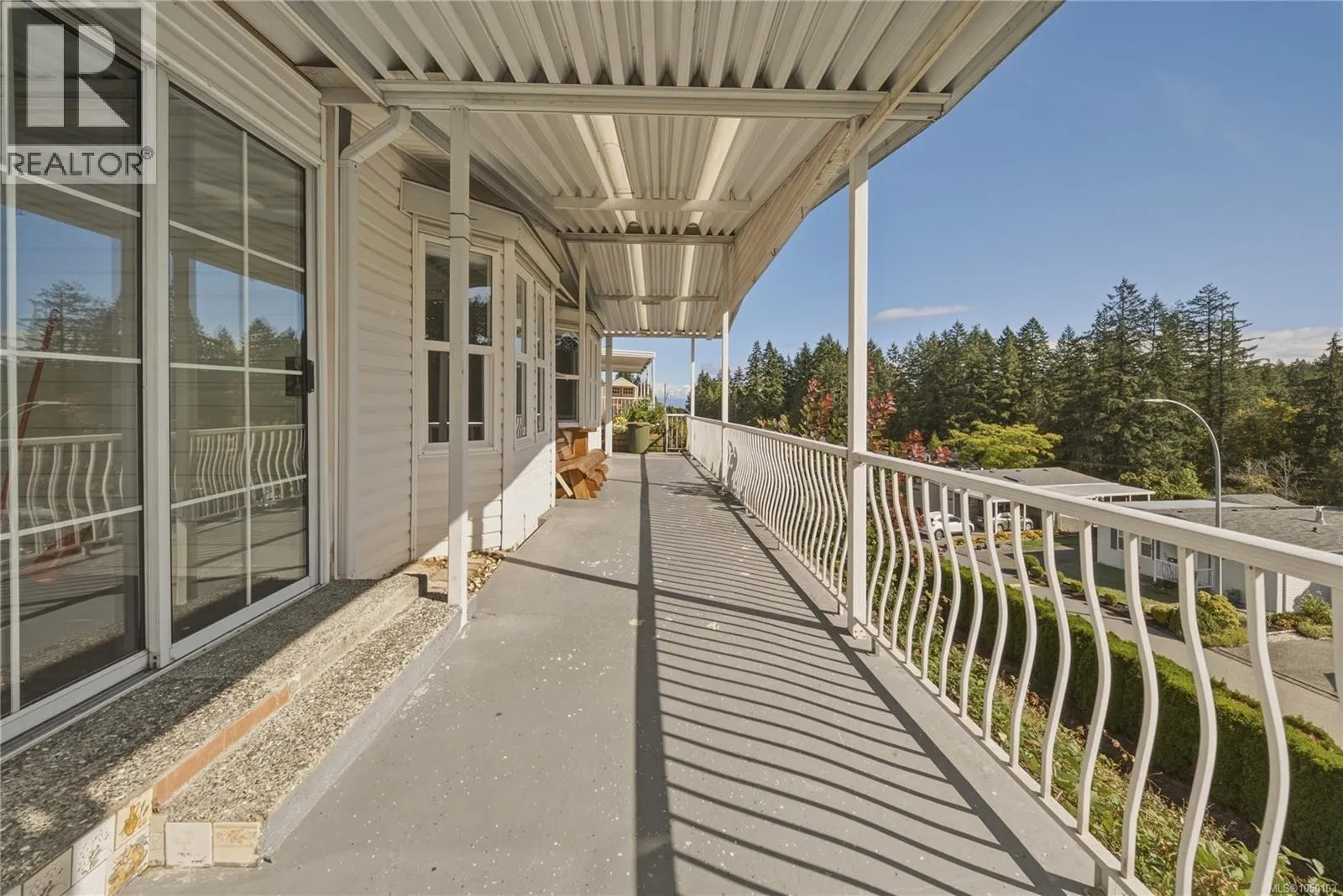1018 Collier Cres