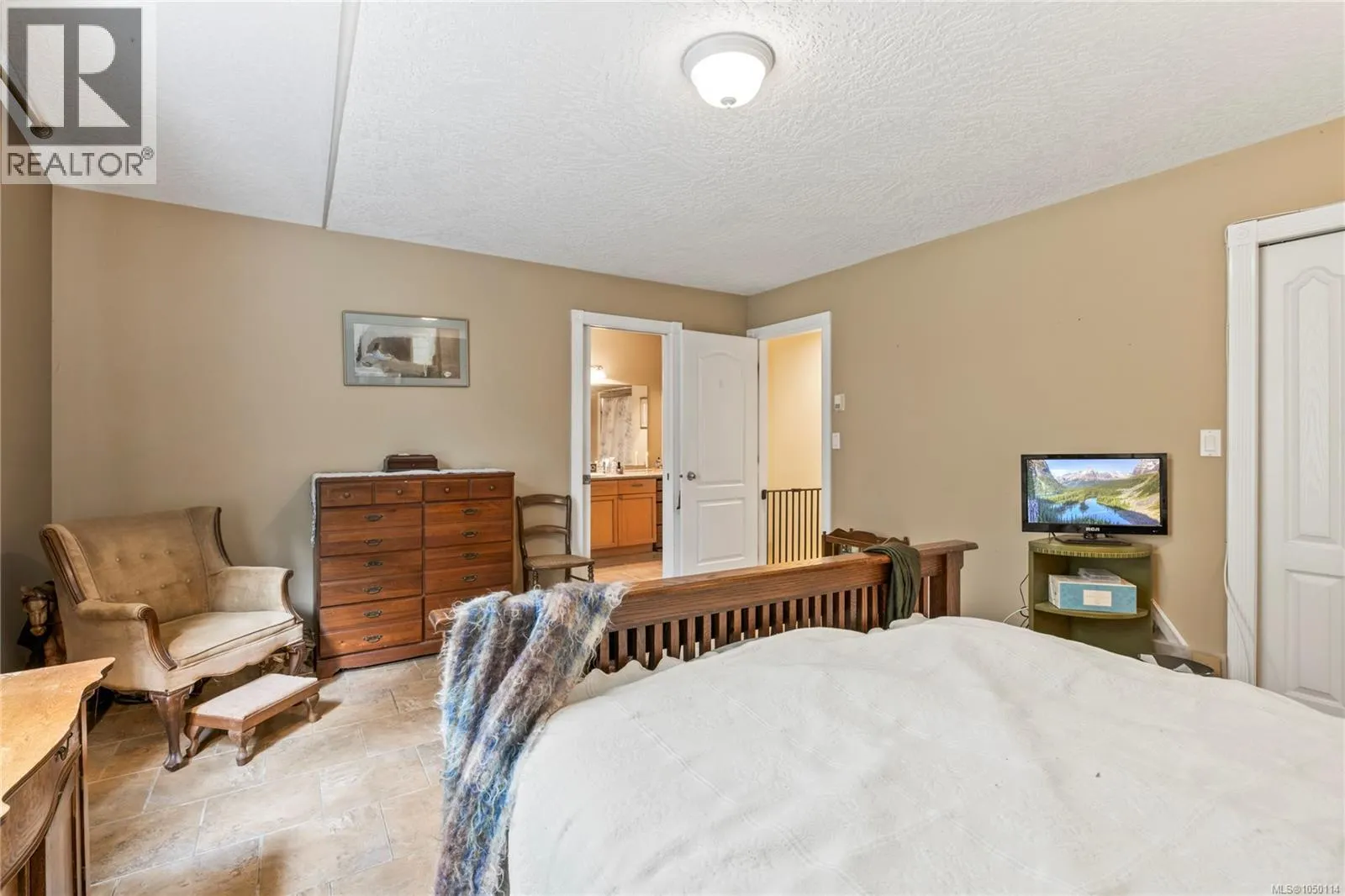 1357 Meadowood Way
