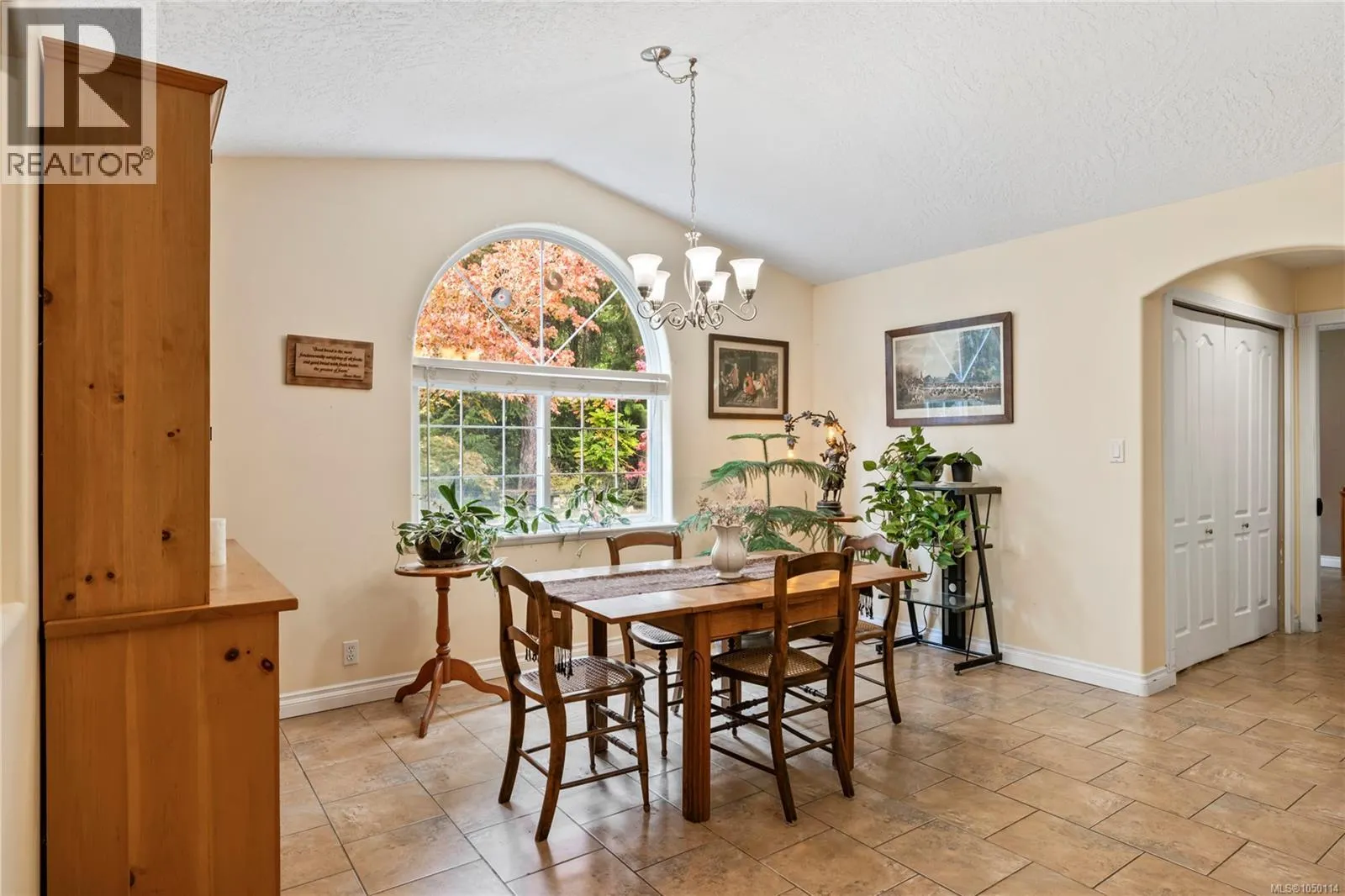 1357 Meadowood Way