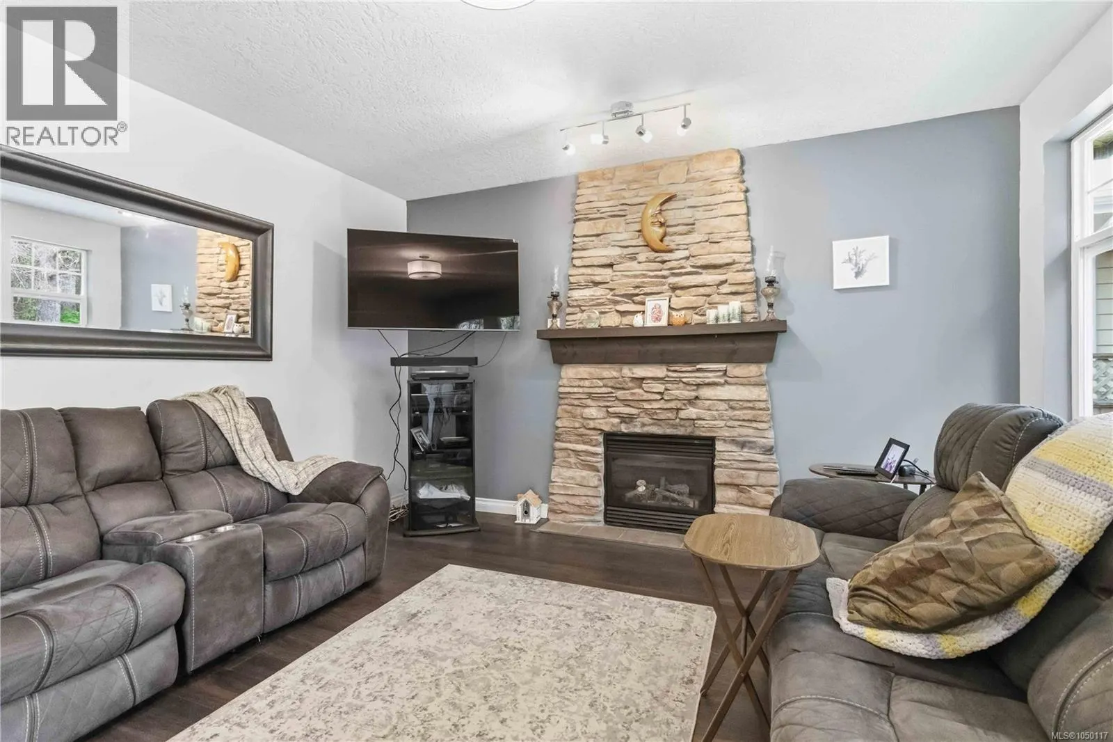 2365 Demamiel Dr