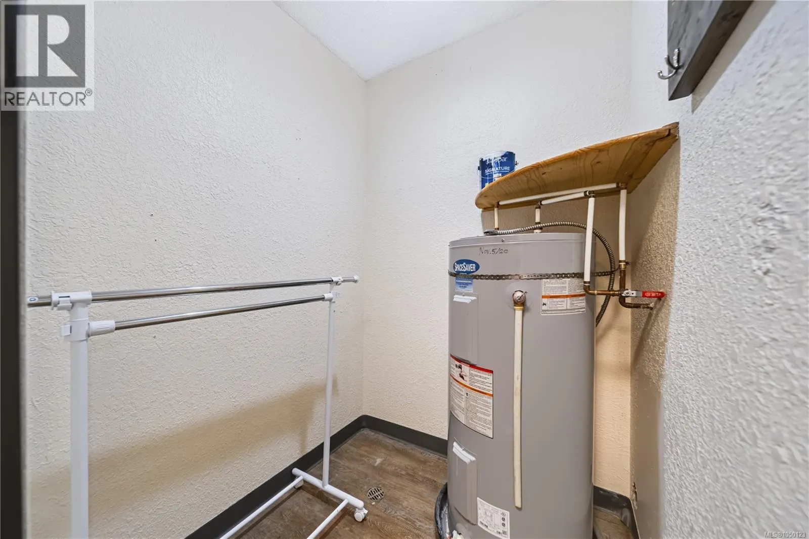 202 1600 Dufferin Cres