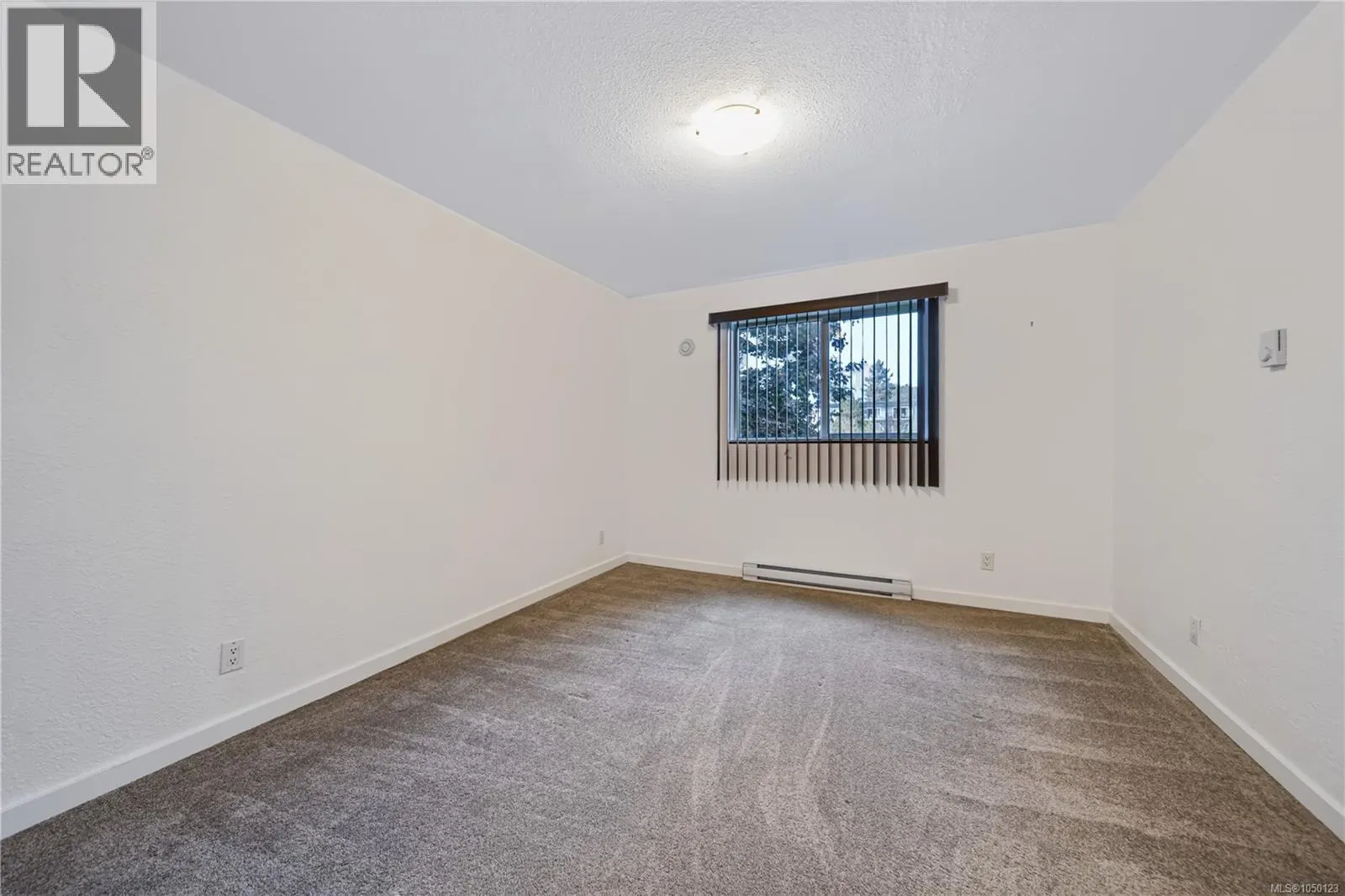 202 1600 Dufferin Cres