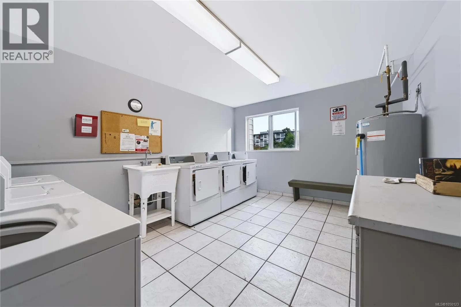 202 1600 Dufferin Cres