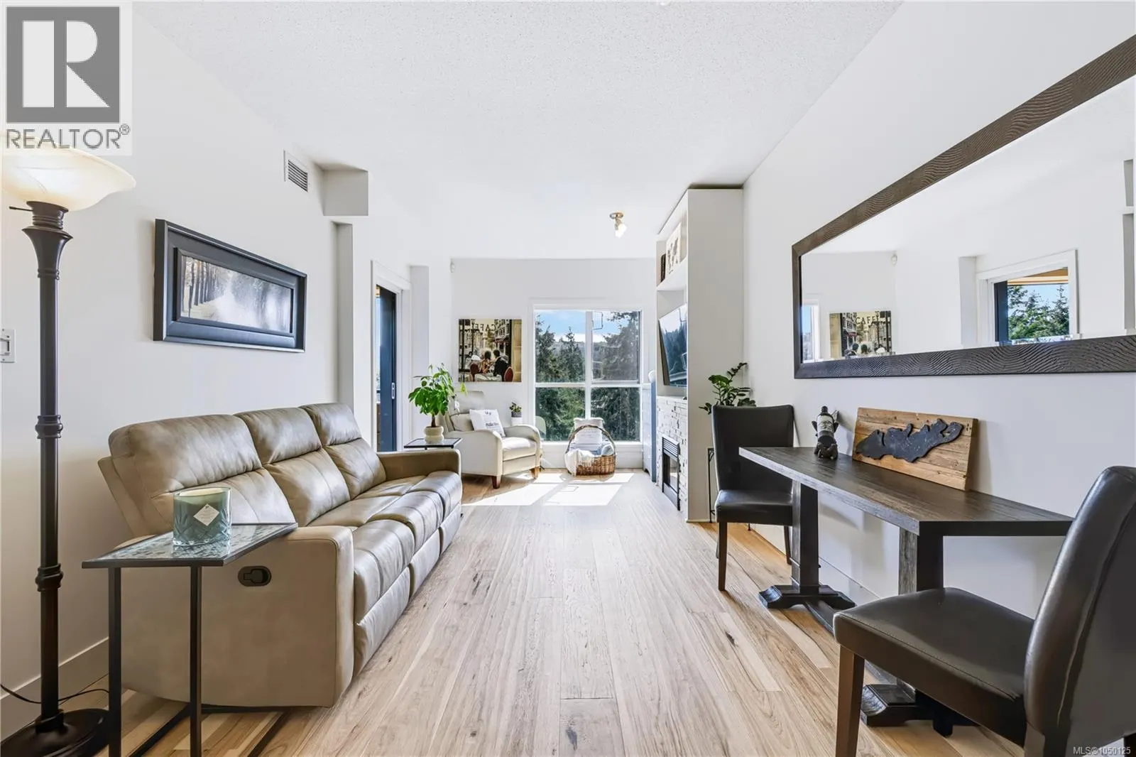 706 1400 Lynburne Pl