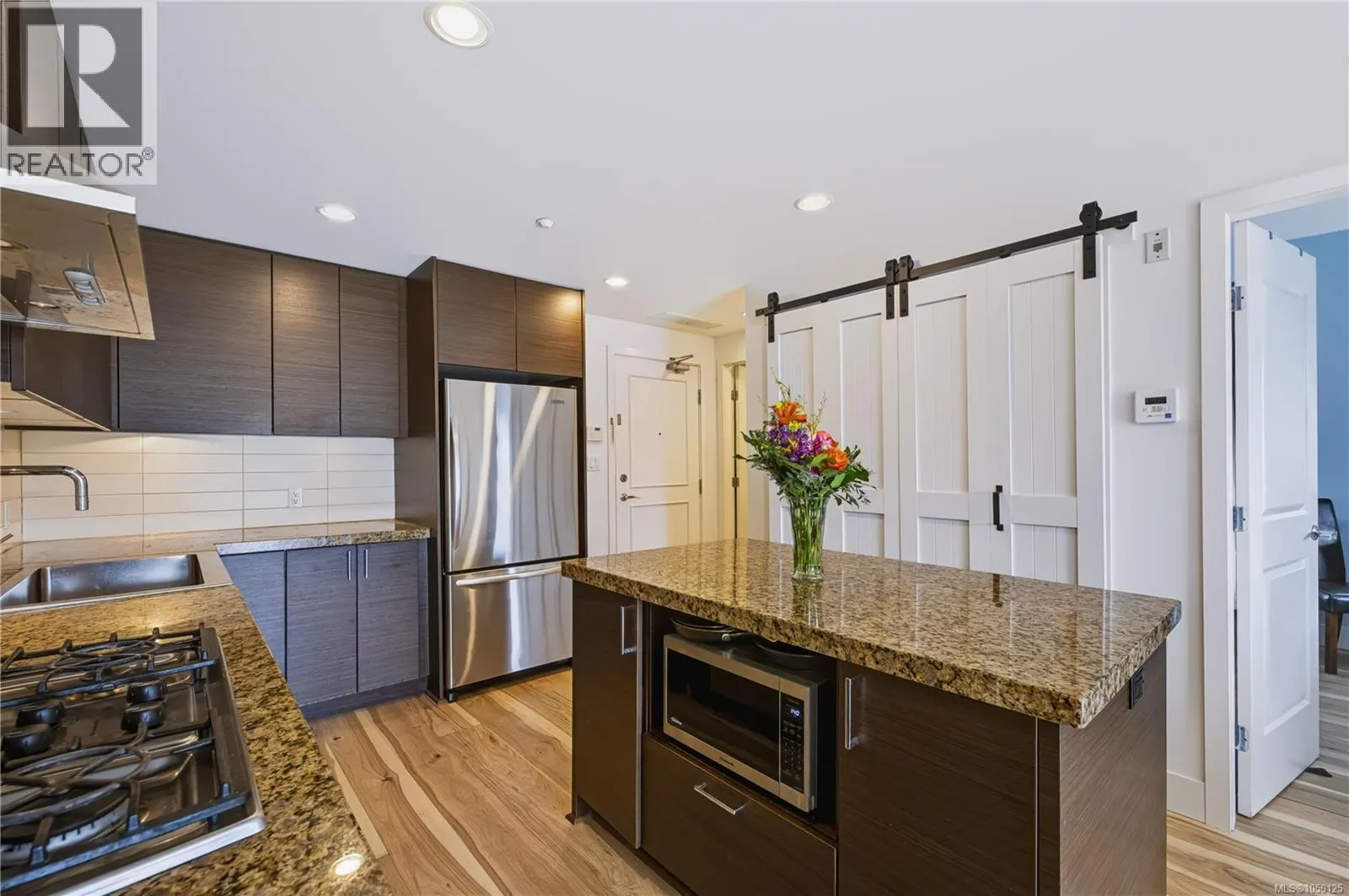 706 1400 Lynburne Pl