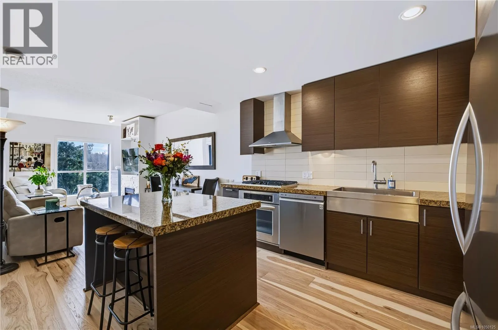 706 1400 Lynburne Pl