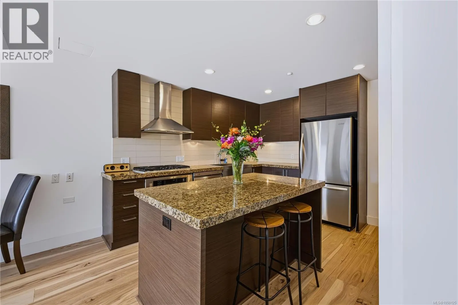 706 1400 Lynburne Pl