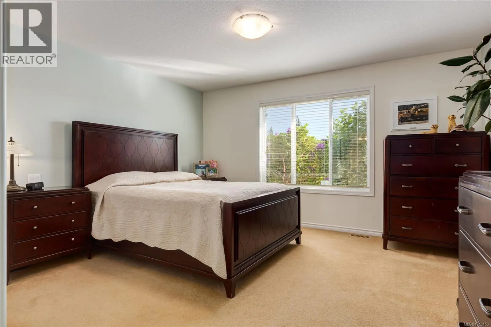 1153 Roberton Blvd