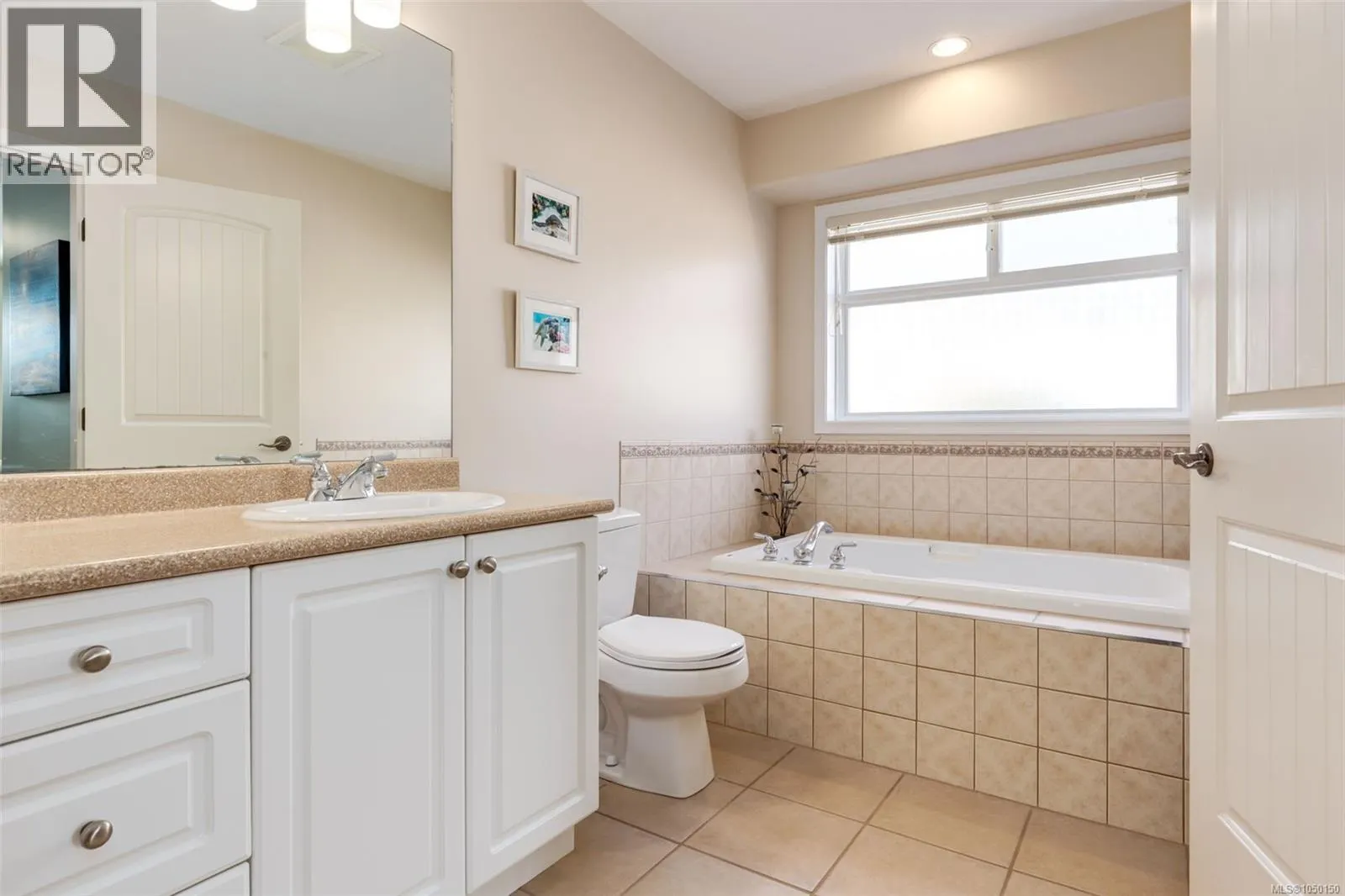 1153 Roberton Blvd