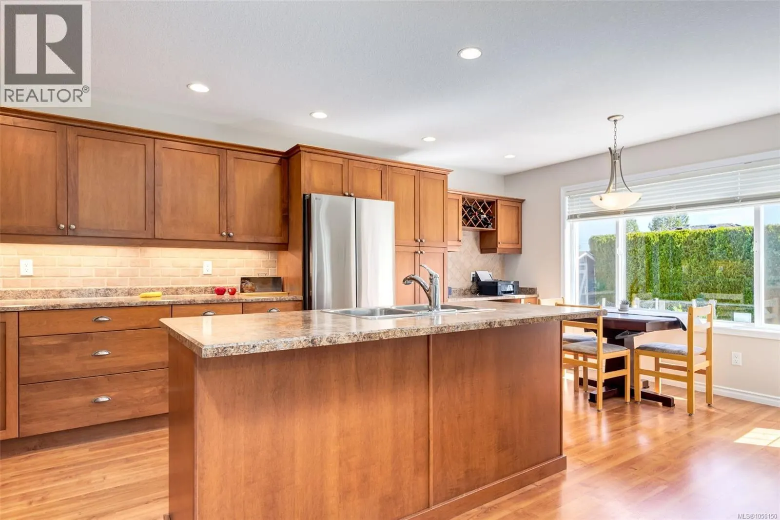 1153 Roberton Blvd