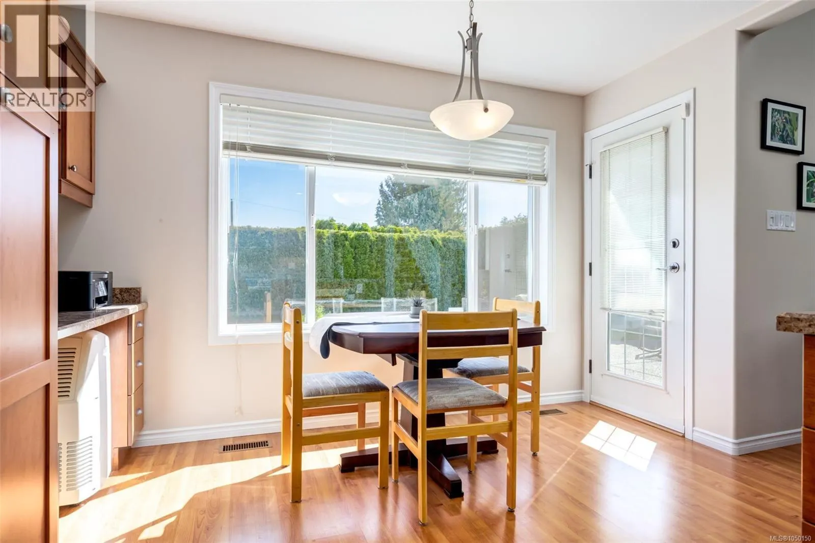 1153 Roberton Blvd