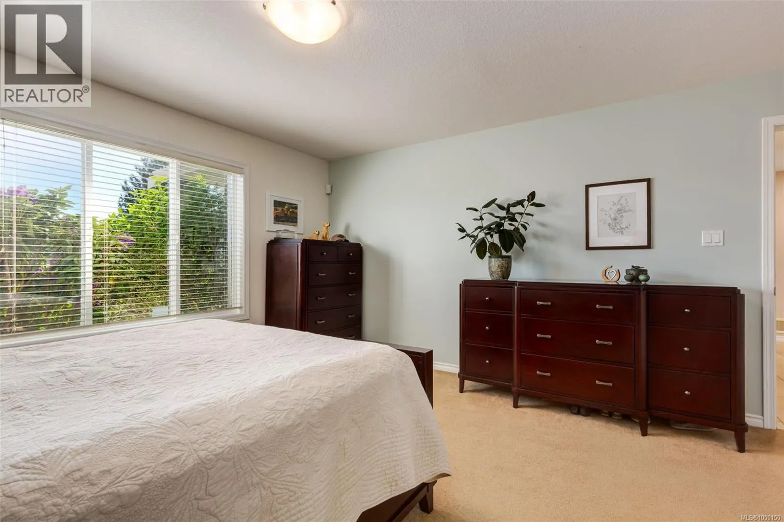 1153 Roberton Blvd
