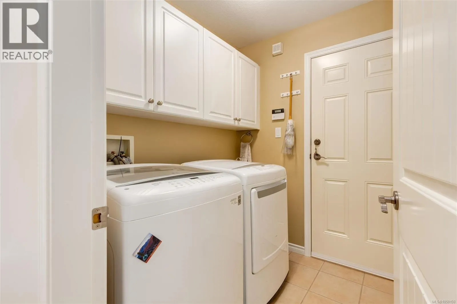 1153 Roberton Blvd