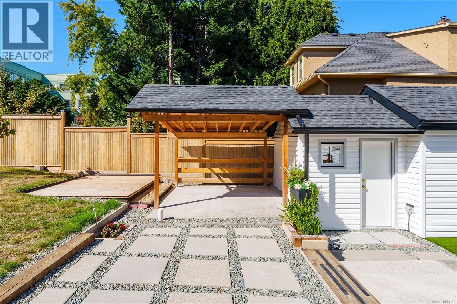 471 Selby St