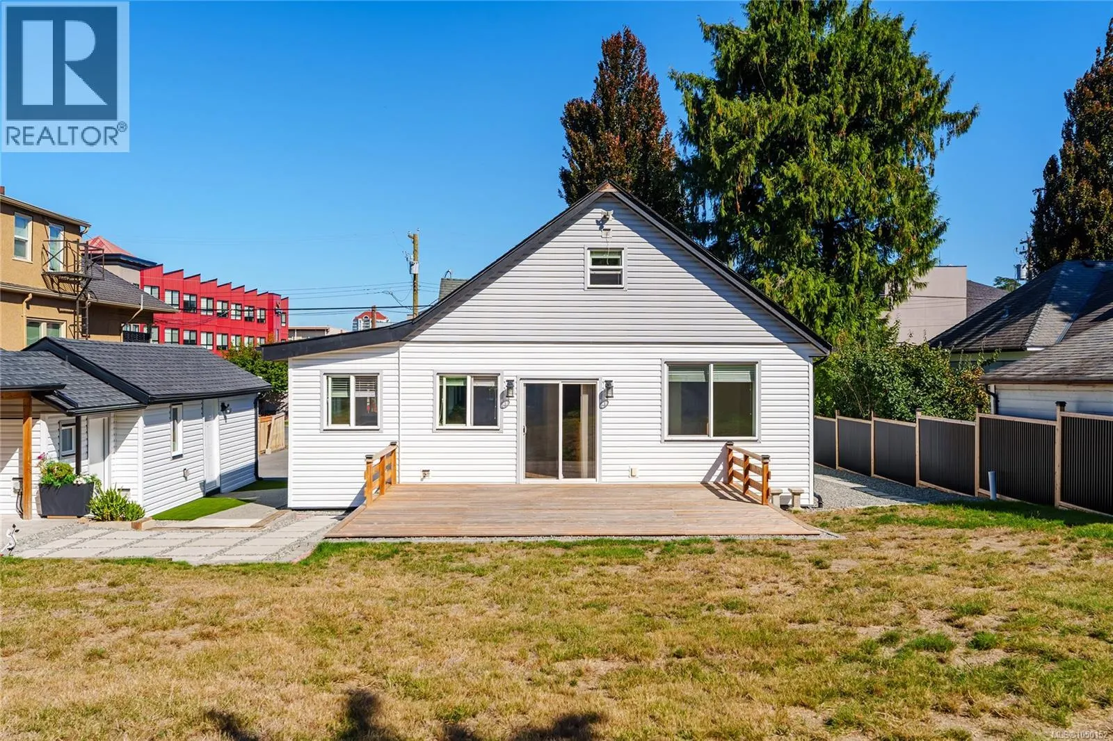 471 Selby St