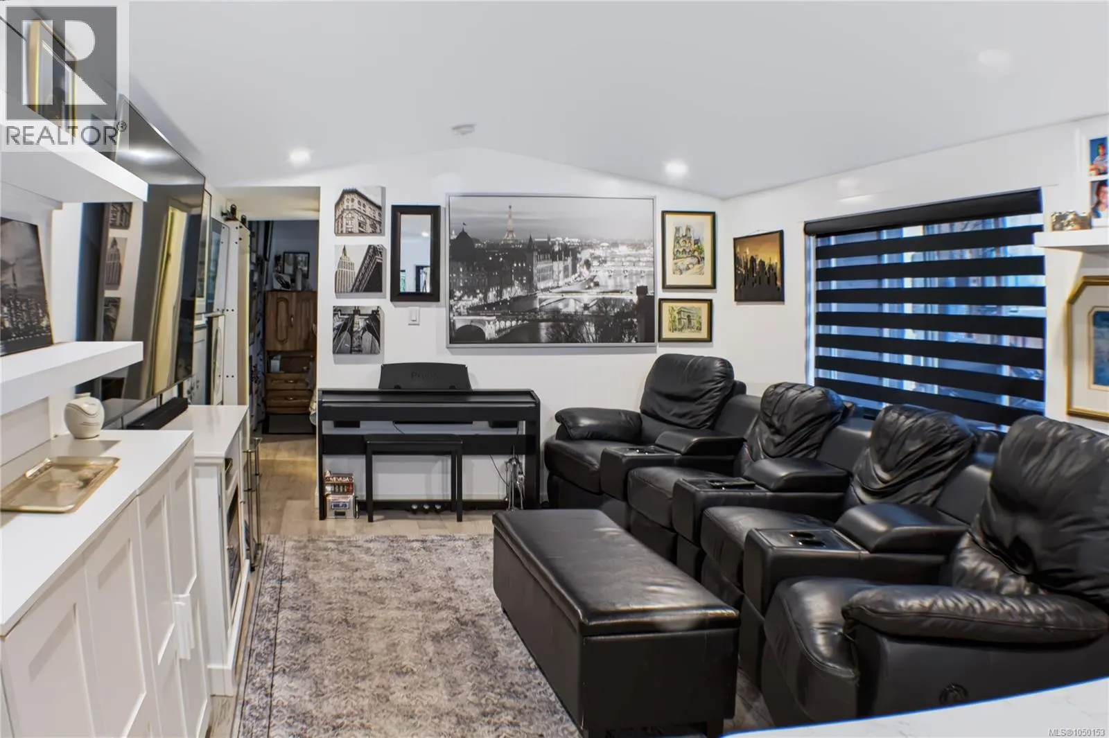 1120 Donna Ave