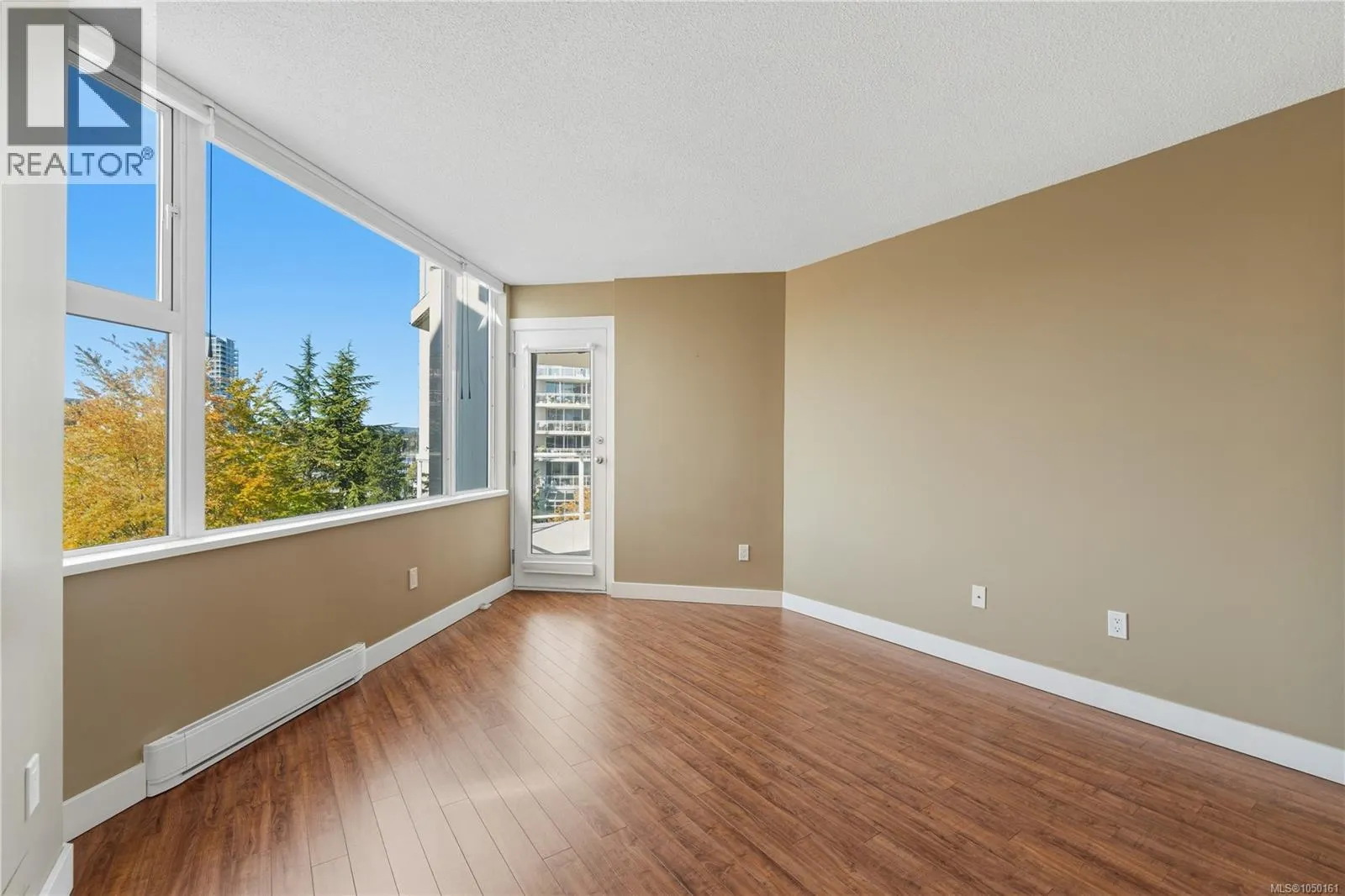 402 158 Promenade Dr
