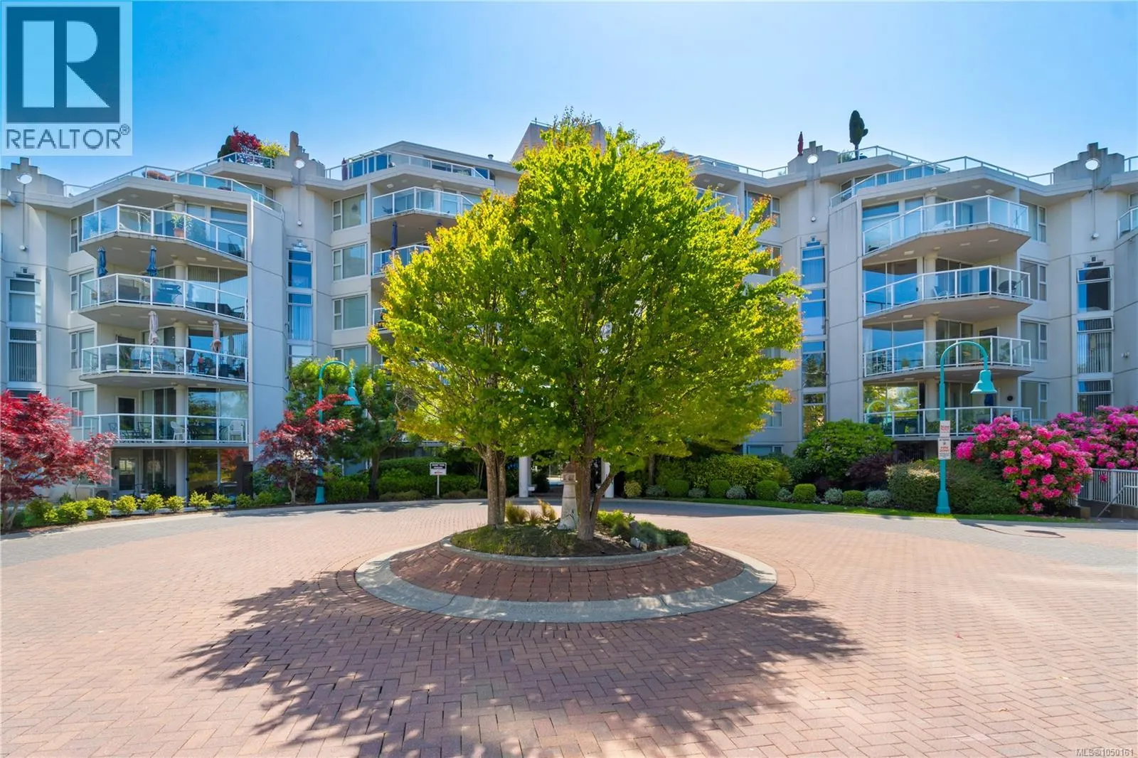402 158 Promenade Dr